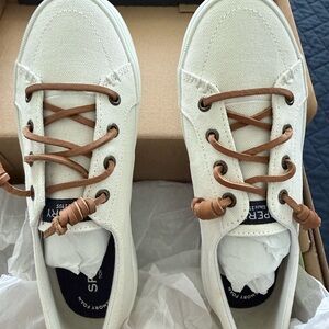 Sperry  Topside women’s size 6 White Canvas Lace-Up Sneakers with Brown Laces